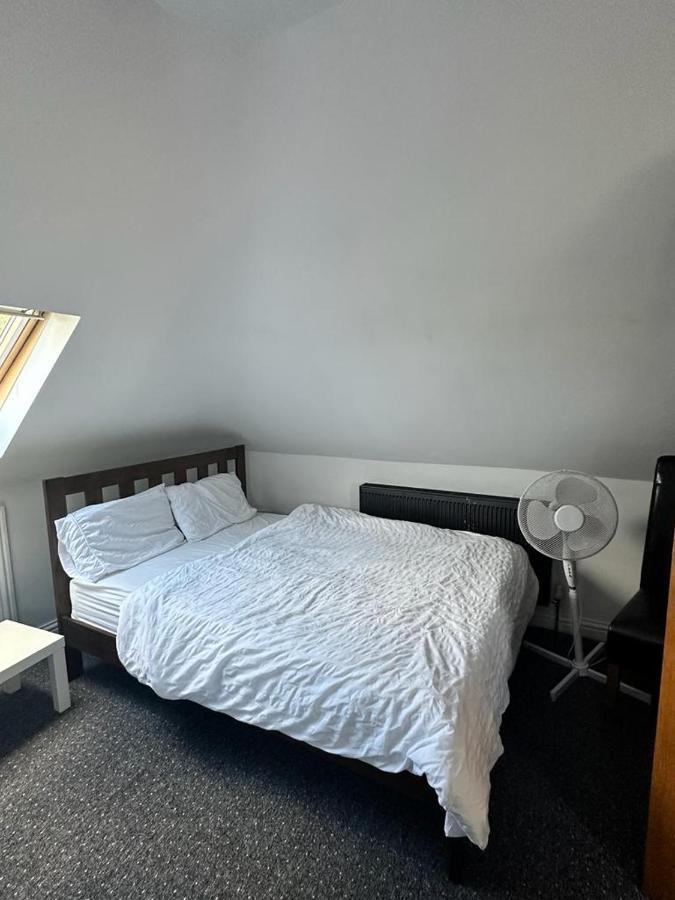 Sultania Motel And Catering Hedgerley 外观 照片